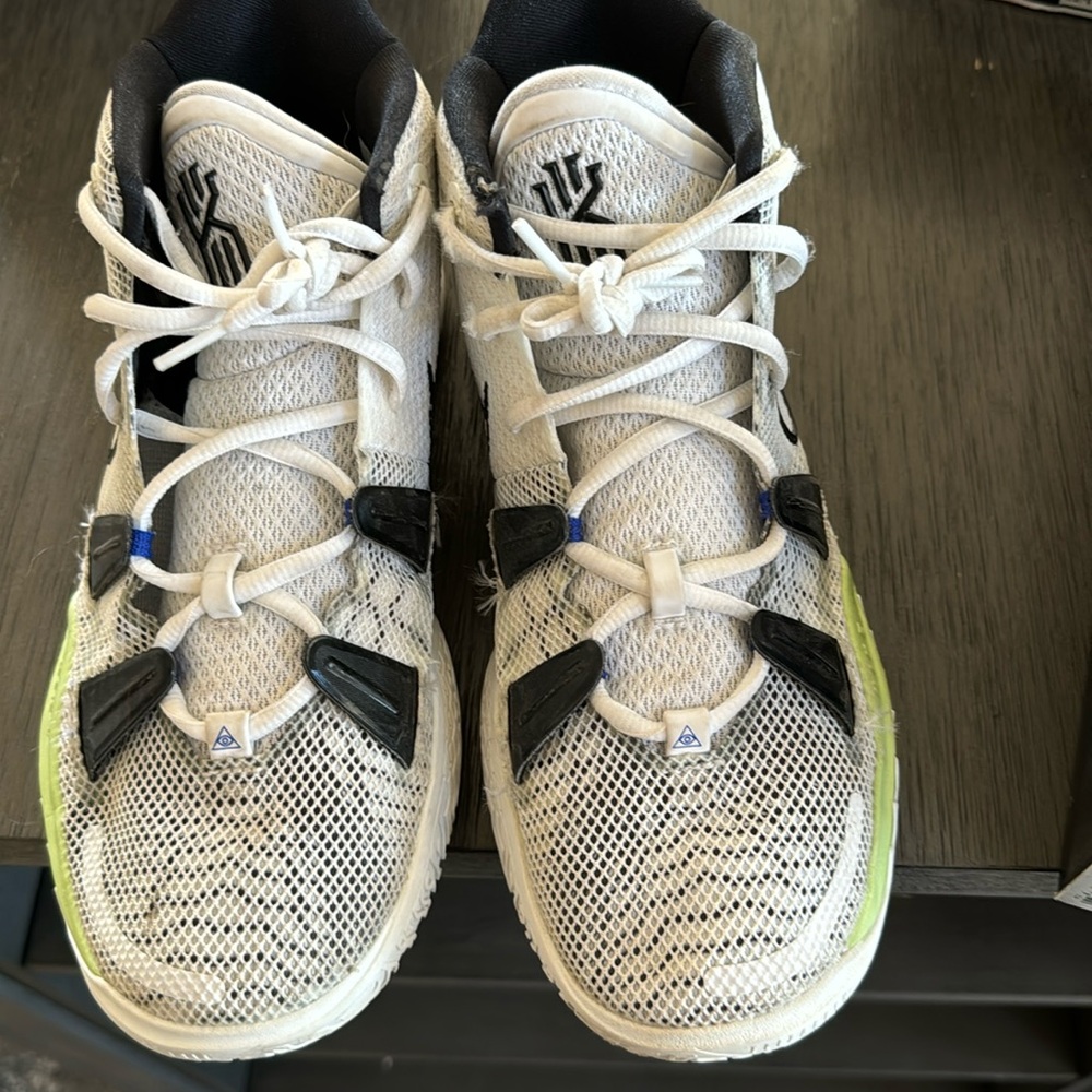 Nike Kyrie 7 Hyper Royal basketball shoes
